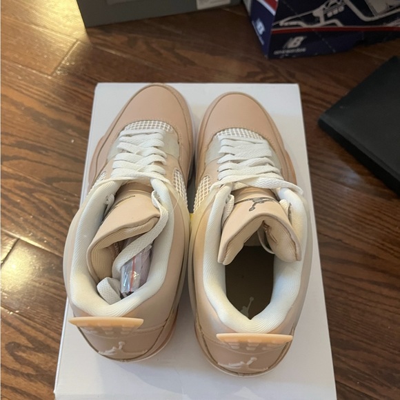 Jordan 4 Shimmer - Picture 4 of 4